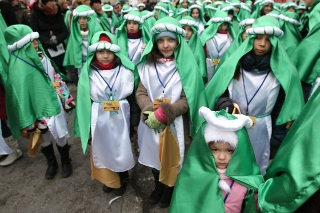 Okrzykiem orszaku Melchiora było hasło "Z Azji aż jedziemy,...