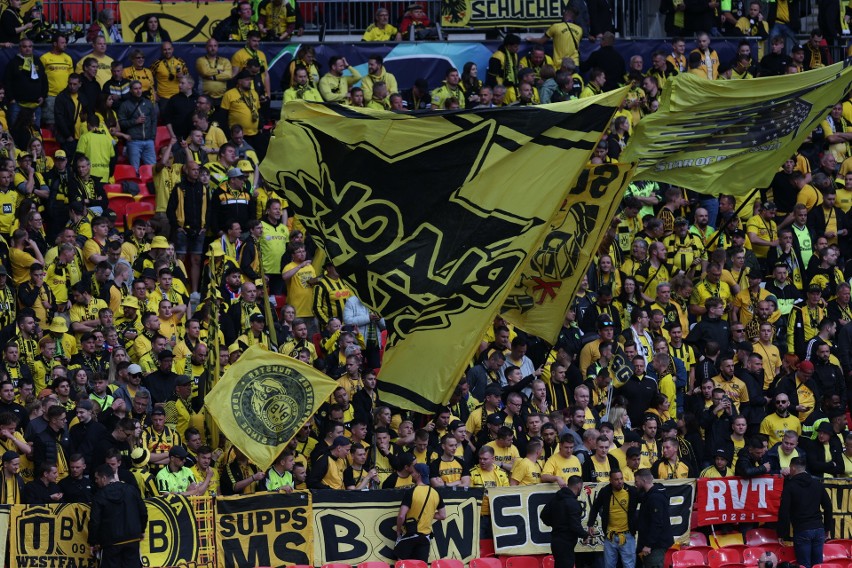 Kibice Borussii Dortmund na finale Ligi Mistrzów. Fani zaprezentowali oprawę na Wembley Stadium