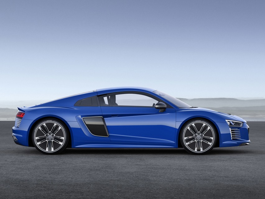 Audi R8 e-tron...