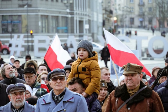 Białostoczanie przeszli z Rynku Kościuszki na nekropolie przy ul. 11 listopada