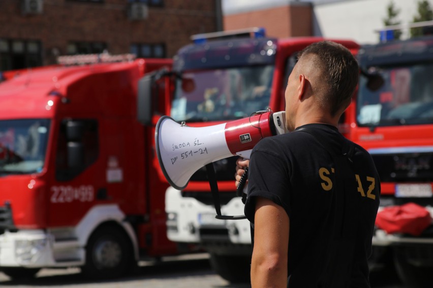 Strażacy z Wrocławia i Poznania jadą na ratunek płonącej...