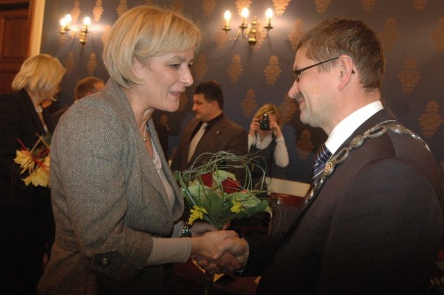 Jako pierwsza gratulacje złożyła posłanka Ewa Drozd, deklarując janowi Zubowskiemu chęć współpracy dla dobra miasta