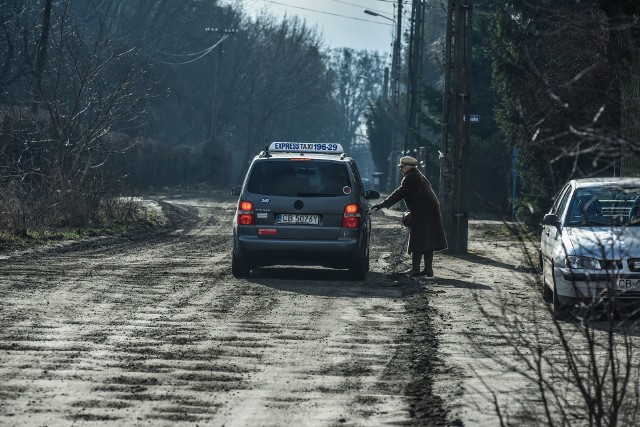 Na remont swojej ulicy mieszkańcy czekali od lat.