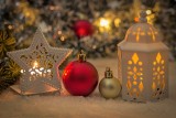 Adwentowy lampion – wyjątkowa dekoracja w świątecznym klimacie. Zobacz, jak szybko zrobisz w domu bożonarodzeniowy nastrój