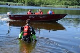 Wywrotka kajaka na jeziorze w Szczecinku. Jak szybko dojadą ratownicy? [zdjęcia]