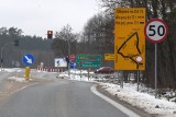 Tak wygląda teraz droga wojewódzka numer 728. Fragment na terenie gminy Radoszyce jest zamknięty dla ruchu. Zobacz zdjęcia