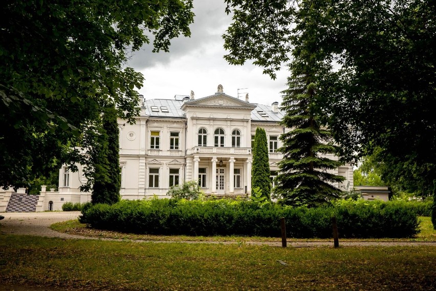 Pałac Lubomirskich ponownie zostanie wystawiony na sprzedaż....