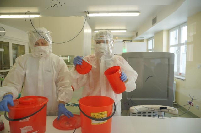 Nowe zakażenia koronawirusem w Podlaskiem zostały potwierdzone testami laboratoryjnymi