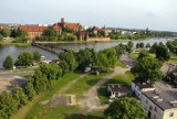 Miejskie nieruchomości na sprzedaż w Malborku. W styczniu kupców brak. Czy inwestorów skuszą działki z widokiem na zamek?