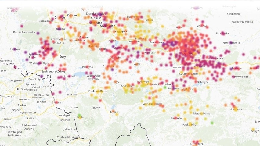 Smog w Krakowie i Małopolsce daje się w piątek rano mocno we...