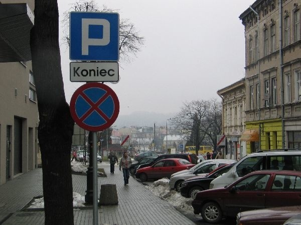 Prezydent Przemyśla parkuje na zakazie...