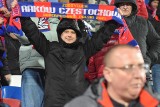 Kibice Rakowa na meczu z Górnikiem Zabrze. Tak dopingowali drużynę! [ZDJĘCIA]