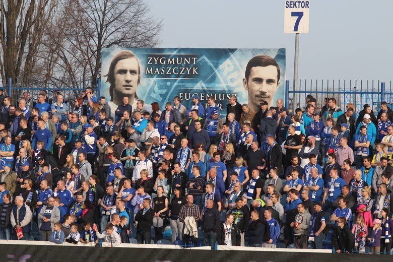 Ruch Chorzów żegna się z Ekstraklasa w słabym stylu....