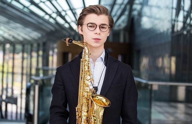 Jednym z solistów koncertu "Tańce z różnych stron" będzie saksofonista Łukasz Dyczko.