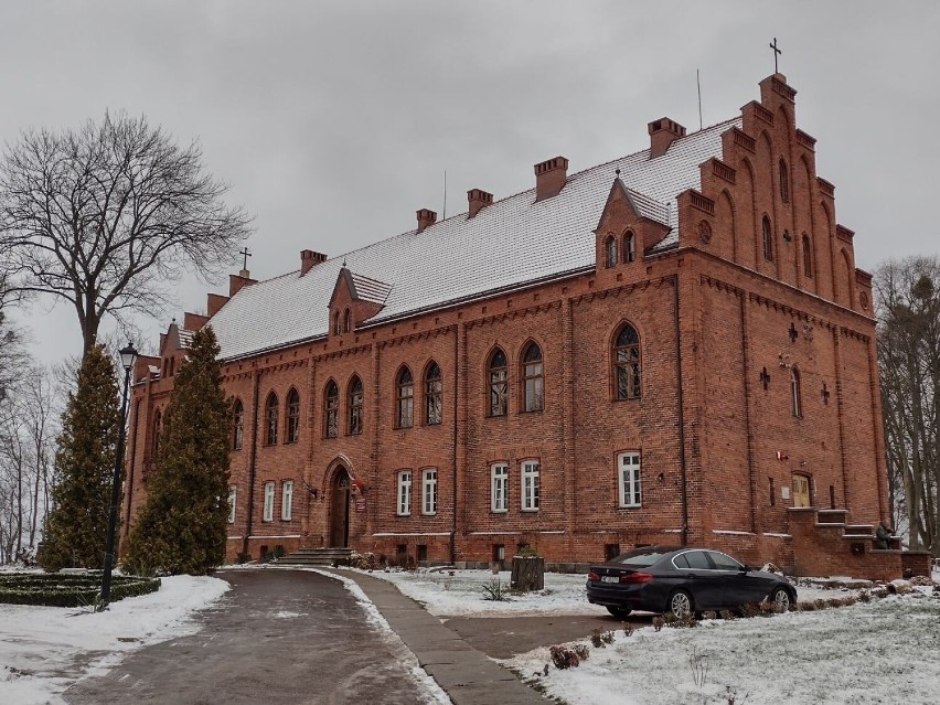 Przekop mierzei dał impuls do rozwoju małych portów na Zalewie. W piątek, 10.12.2021 podpisano umowę na modernizację portu we Fromborku