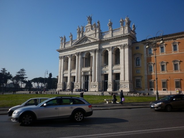 Bazylika Św. Jana na Lateranie to wyjątkowe miejsce, zwłaszcza w czasie Wielkanocy.