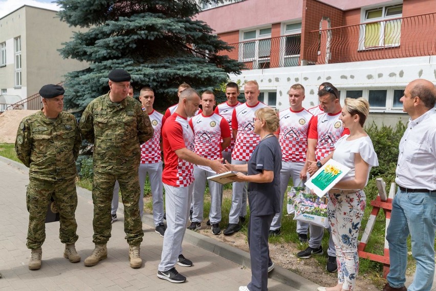 Chorwaccy żołnierze przekazali Fundacji Pomóż Im 2,5 tys....