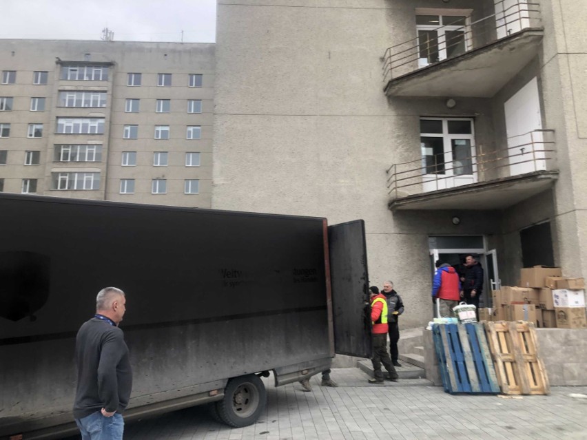 Pomoc ze środkami medycznymi dotarła z Przemyśla do szpitala...