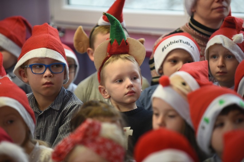 Mikołajki w „dziewiątce” na Wrzosach. Zobaczcie zdjęcia! 