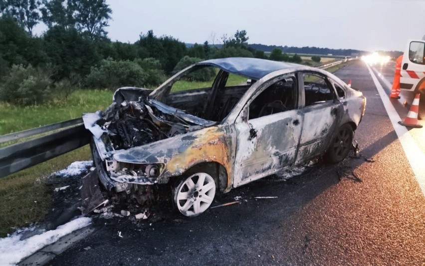 Pijany kierowca uderzył w bariery na strzeleckim odcinku...