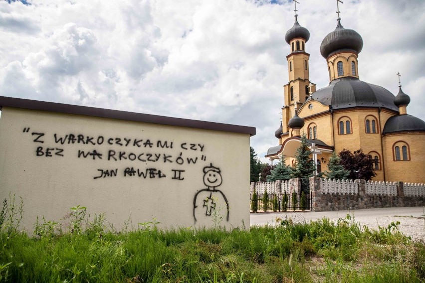 Dwuznaczne graffiti z papieżem Janem Pawłem II zniknie ze...