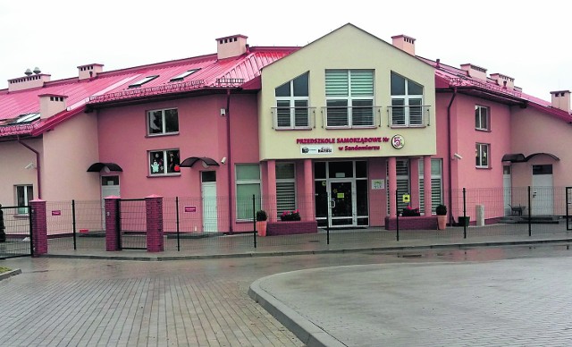 Żłobek będzie funkcjonował w budynku Przedszkola  numer 5 przy ulicy Portowej w Sandomierzu.Rzpocznie pracę od wrzesnia.