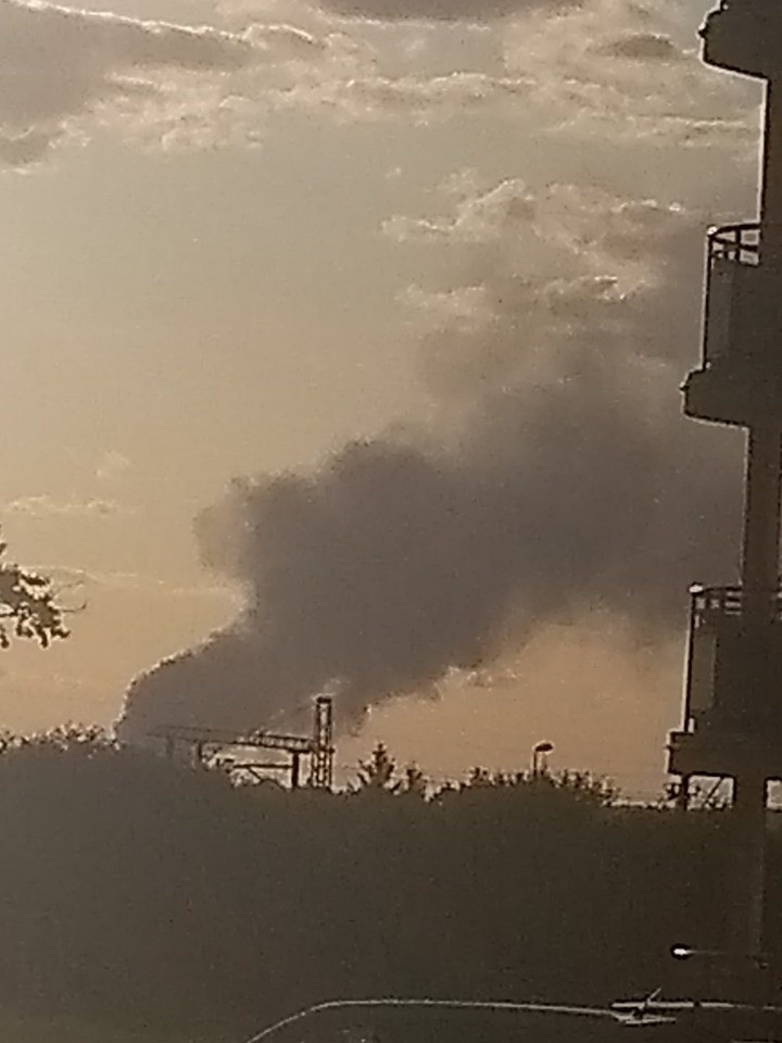 W Dalwinie, niedaleko Tczewa, płonęły śmieci - w akcji brało udział 5 zastępów straży. Dym widać było z Trójmiasta
