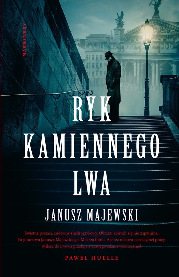 Janusz Majewski – arystokrata polskiego kina, lwowiak, pisarz, scenarzysta, reżyser wielu kultowych filmów.Urodził się 5 sierpnia 1935 roku we Lwowie. Bakcylem kina zaraził się już w wieku siedmiu lat, kiedy na gwiazdkę dostał dziecięcy projektor filmowy. Jest absolwentem Wydziału Architektury Politechniki Krakowskiej i Państwowej Wyższej Szkoły Filmowej w Łodzi, której Wydział Reżyserii ukończył w 1959 roku. W latach 1983–1990 przez dwie kadencje był Prezesem Zarządu Głównego Stowarzyszenia Filmowców Polskich, od roku 2006 jest Honorowym Prezesem Stowarzyszenia. W latach 1987–1991 był członkiem Komitetu Kinematografii, a w latach 1969–1991 wykładowcą w Państwowej Wyższej Szkole Filmowej w Łodzi, a także gościnnie m.in. w Stanach Zjednoczonych. Jego studentami byli m.in.: Feliks Falk, Andrzej Barański, Filip Bajon i Juliusz Machulski.Reżyser ponad stu filmów i spektakli Teatru Telewizji. Wielokrotnie nagradzany i nominowany do wielu nagród. Jego najwybitniejsze filmy to m.in.: Błękitny pokój (1965), Sublokator (debiut pełnometrażowy – 1966), Zbrodniarz, który ukradł zbrodnię (1969), Zazdrość i medycyna (1973), Zaklęte rewiry (1975), Sprawa Gorgonowej (1977), Lekcja martwego języka (1979), Królowa Bona (1980), C.K. Dezerterzy (1985), Po sezonie (2005), Mała matura 1947 (2010).Pod pseudonimem Patrick G. Clark napisał komedię z gatunku czarnego humoru Upiór w kuchni, którą dwukrotnie reżyserował dla Teatru Telewizji – w 1976 i 1993 roku.W 2001 roku odznaczony Krzyżem Oficerskim Orderu Odrodzenia Polski, w 2012 roku został uhonorowany nagrodą „Orła" w kategorii „Za Osiągnięcia Życia", a w 2013 roku odznaczony Krzyżem Komandorskim Orderu Odrodzenia Polski.21 marca 2011 Janusz Majewski odsłonił swoją gwiazdę w Alei Gwiazd na ulicy Piotrowskiej w Łodzi.