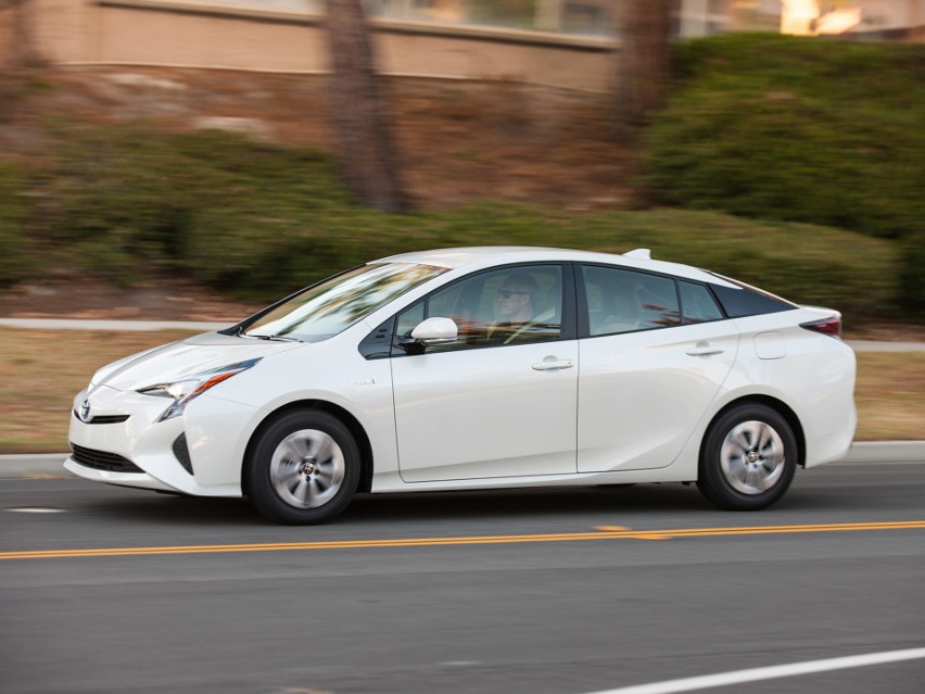 Toyota Prius IV...