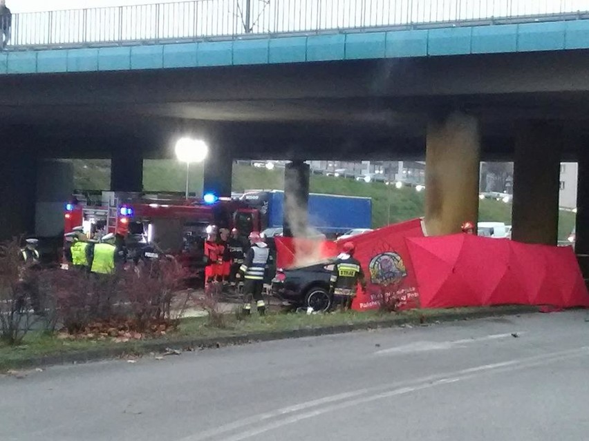 Tragiczny wypadek na DTŚ w Chorzowie. Kierowca uderzył w...