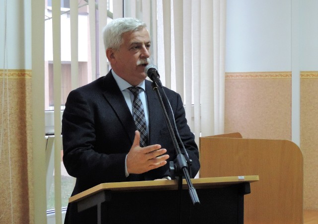 Były starosta mogileński Tomasz Barczak został szefem wydziału komunikacji w Żninie. Na ratunek po przegranych wyborach samorządowych pospieszył mu kolega starosta Zbigniew Jaszczuk.