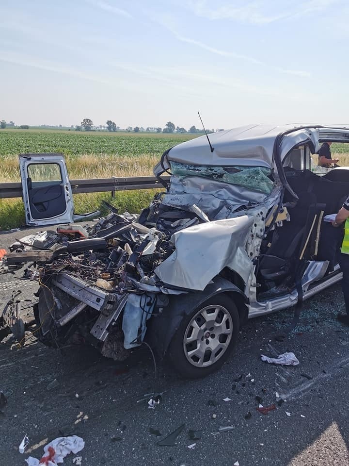 Wypadek na autostradzie A4 w okolicach węzła Brzezimierz