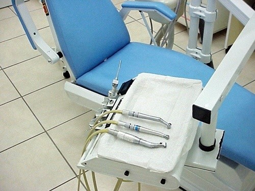 Pogotowie stomatologiczne jest bezpłatne dla osób z aktualną książęczką ubezpieczeniową