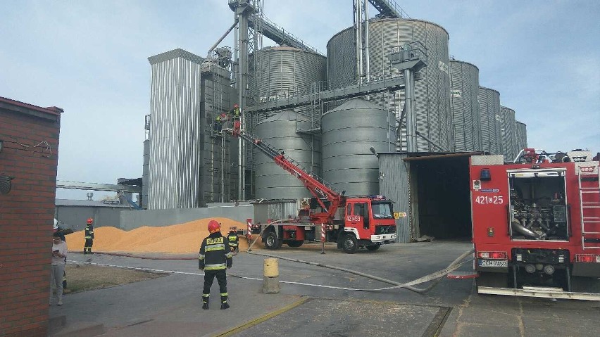 Płonie silos w Kałdusie