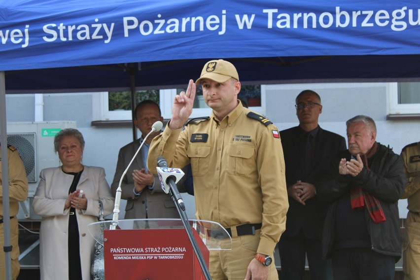W Tarnobrzegu przekazano agregaty prądotwórcze dla strażaków ochotników z 23 jednostek OSP na Podkarpaciu. Zobacz zdjęcia i wideo