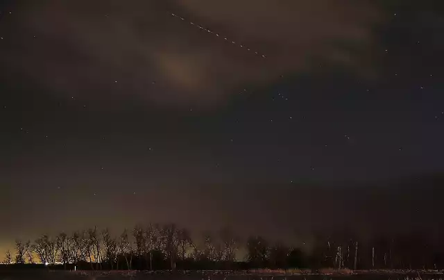 Połączenie nocnego nieba i kosmiczny pociągu daje niesamowity efekt. Cudowny widok, prawda?