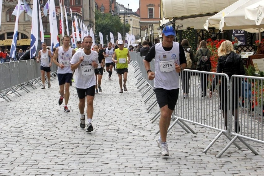 Maraton Wrocław - ZDJĘCIA - zawodnicy z numerami 3801 - 4000