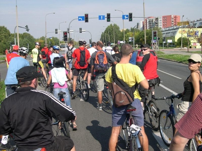 "Masa Krytyczna" - rowerzyści na ulicach Opola.
