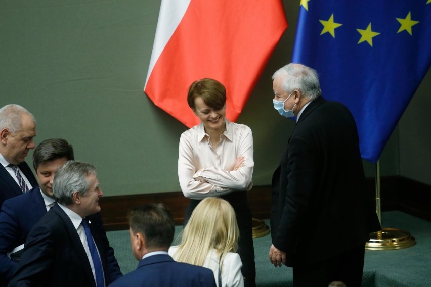 Fatalny moment na wysadzenie Emilewicz z fotela szefowej ministerstwa rozwoju. Polska gospodarka może na tym ucierpieć. A idą ciężkie czasy