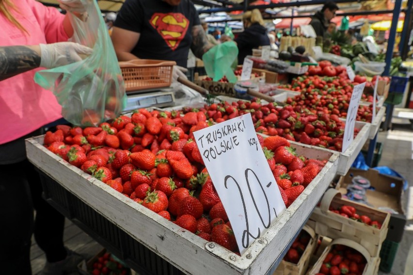 Kraków. Zobacz, ile kosztują warzywa i owoce na targowiskach [ZDJĘCIA]
