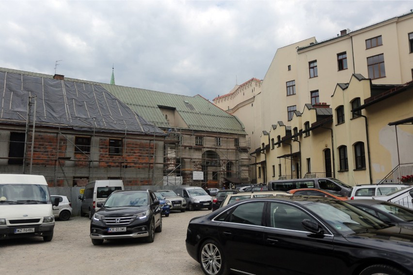 Kraków. Za bilet kupiony na parkingu komercyjnym darmowy przejazd tramwajem albo autobusem MPK