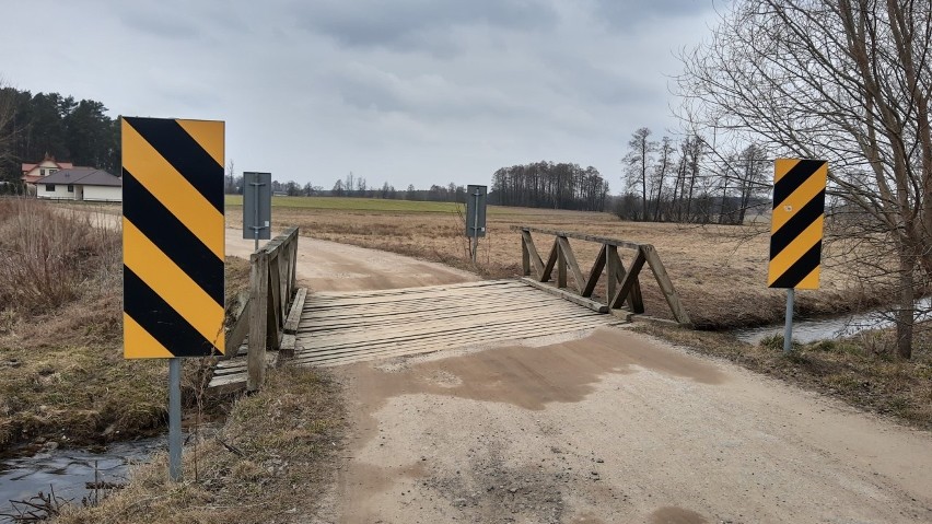 Choroszcz. Mostek w Krupnikach od 26 marca zamknięty dla samochodów. Na zawsze (zdjęcia)