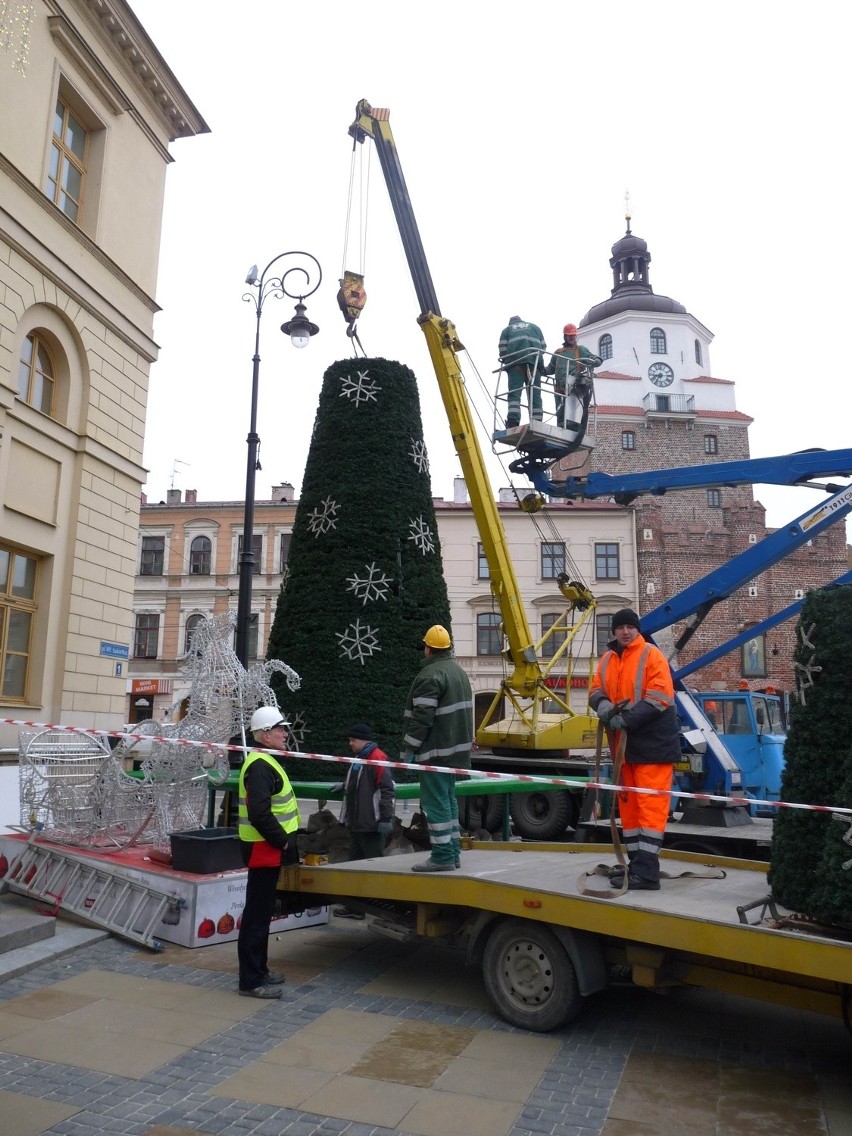 Pożegnanie z choinką na lubelskim deptaku