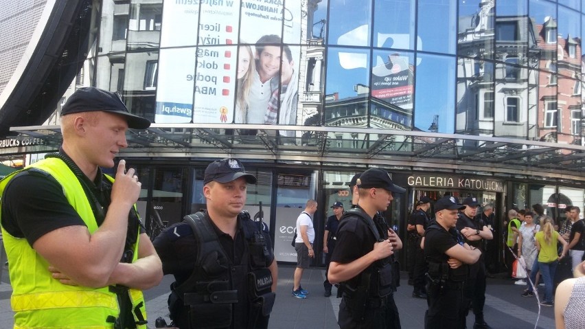 Ewakuacja dworca kolejowego i Galerii Katowickiej z powodu...