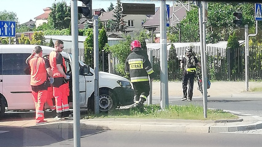 W wyniku wypadku poszkodowane zostały dwie osoby. Przekazano...