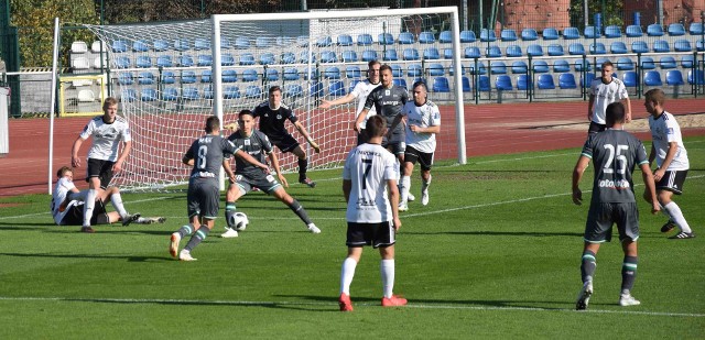 Lechia Gdańsk przeważała w pierwszej części meczu z KP Starogard, ale zdołała w tym czasie zdobyć tylko jedną bramkę