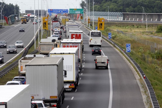 Przed miejscem zdarzenia powstał ogromy korek. Zdjęcie ilustracyjne