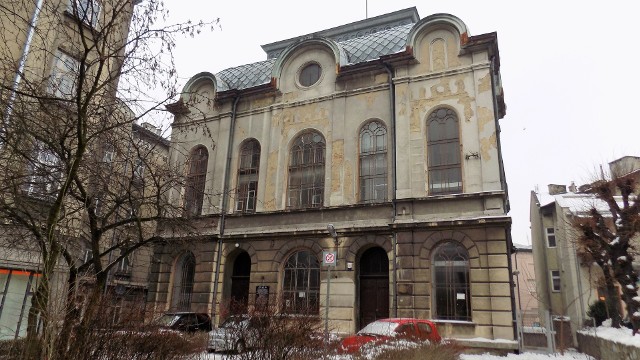 Budynek dawnej synagogi przy ul. Słowackiego w Przemyślu. Od kilku lat stoi pusty.