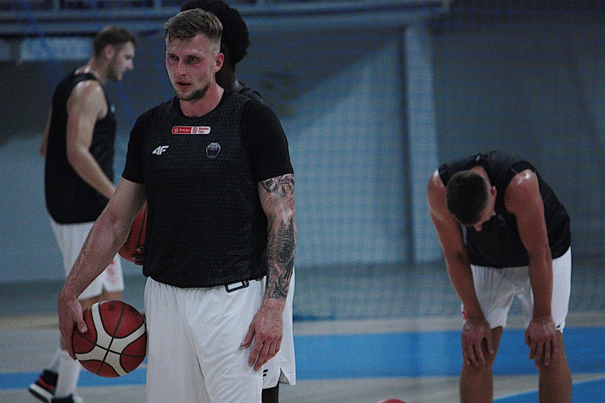 Koszykarze Pszczółki Startu Lublin rozpoczęli treningi. Trener David Dedek szuka wzmocnienia na "dwójkę"