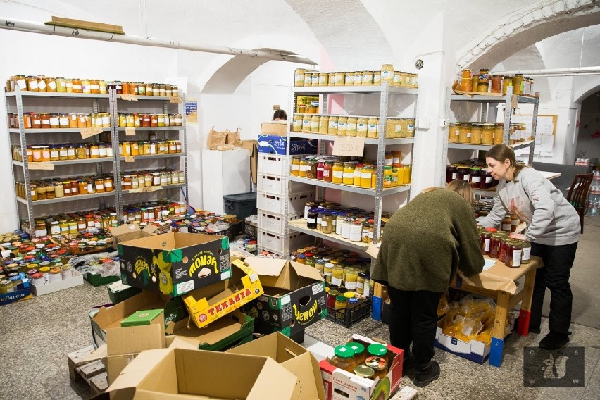 Kraków. 5O tys. litrów wegańskiej zupy dla uchodźców w ramach akcji Zupa dla Ukrainy
